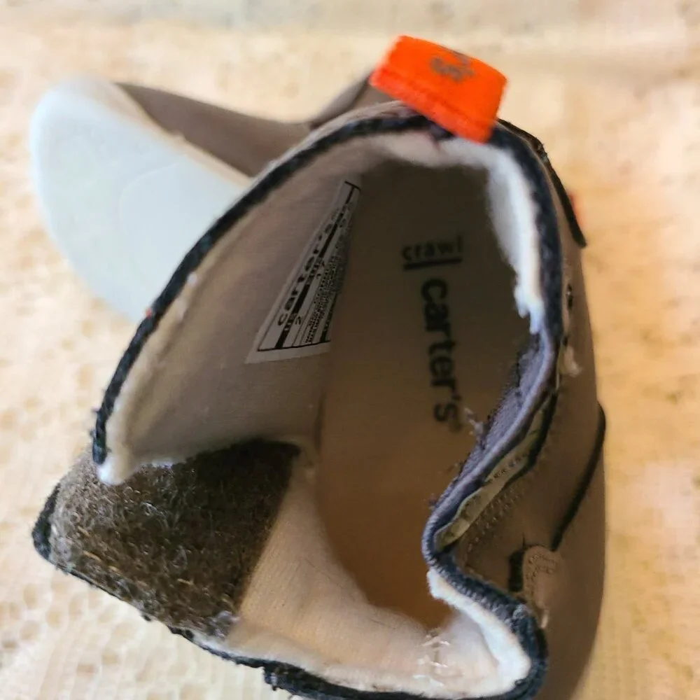 CARTER'S EVERY STEP STAGE 1 CONNOR CHELSE-BOOT SIZE 2
